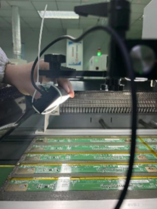 海康MV-ID5120M-00C-NNN讀碼器3C行業效果圖.png 海康MV-ID5120M-00C-NNN讀碼器3C行業效果圖.png